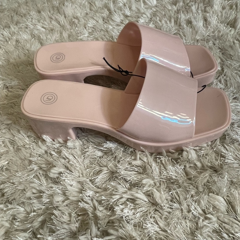 Urban Outfitters Light Baby Pink Block Heel Size 9 NEW